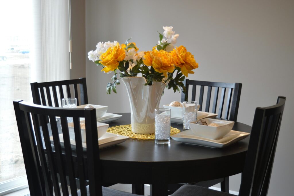 dining table round shape